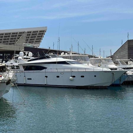 Готель Yacht 20Metros Сан-Адріа-де-Бесос Екстер'єр фото