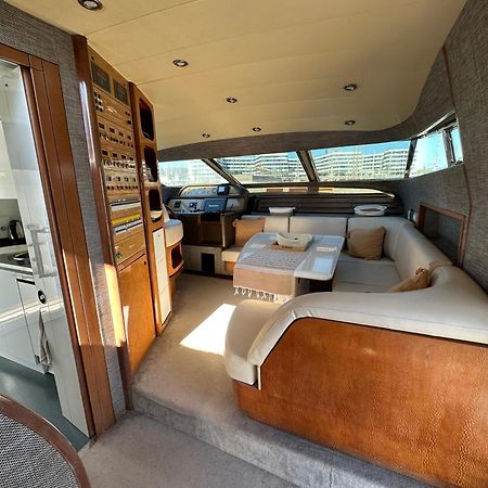 Готель Yacht 20Metros Сан-Адріа-де-Бесос Екстер'єр фото