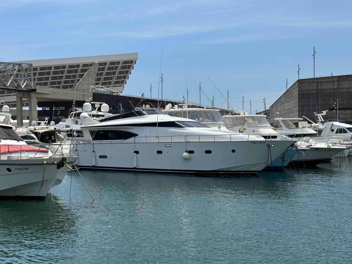 Готель Yacht 20Metros Сан-Адріа-де-Бесос Екстер'єр фото