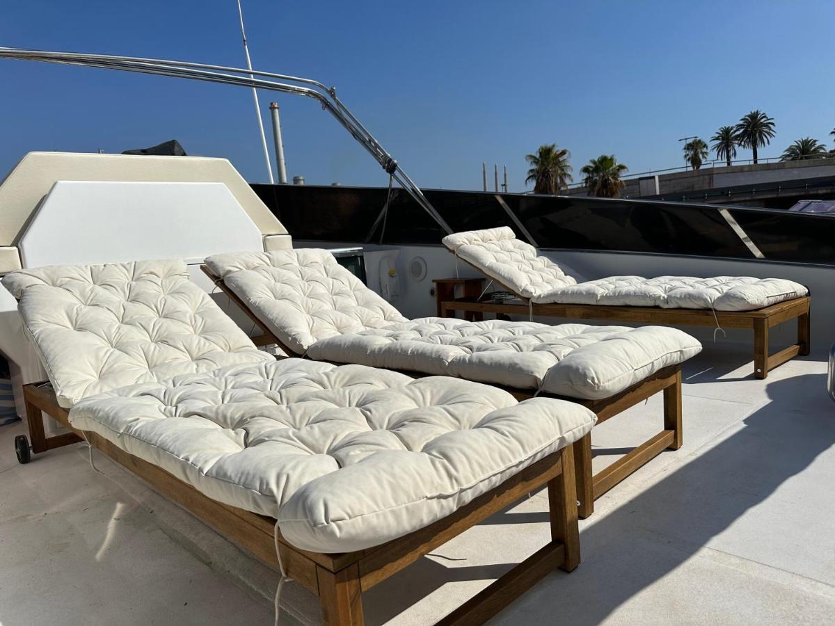 Готель Yacht 20Metros Сан-Адріа-де-Бесос Екстер'єр фото