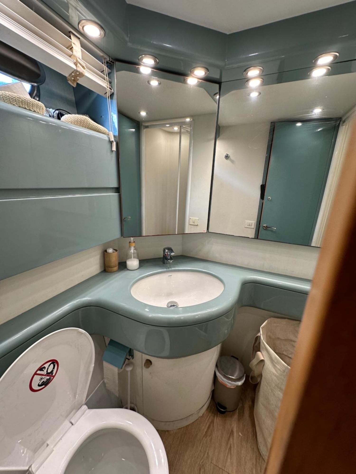 Готель Yacht 20Metros Сан-Адріа-де-Бесос Екстер'єр фото