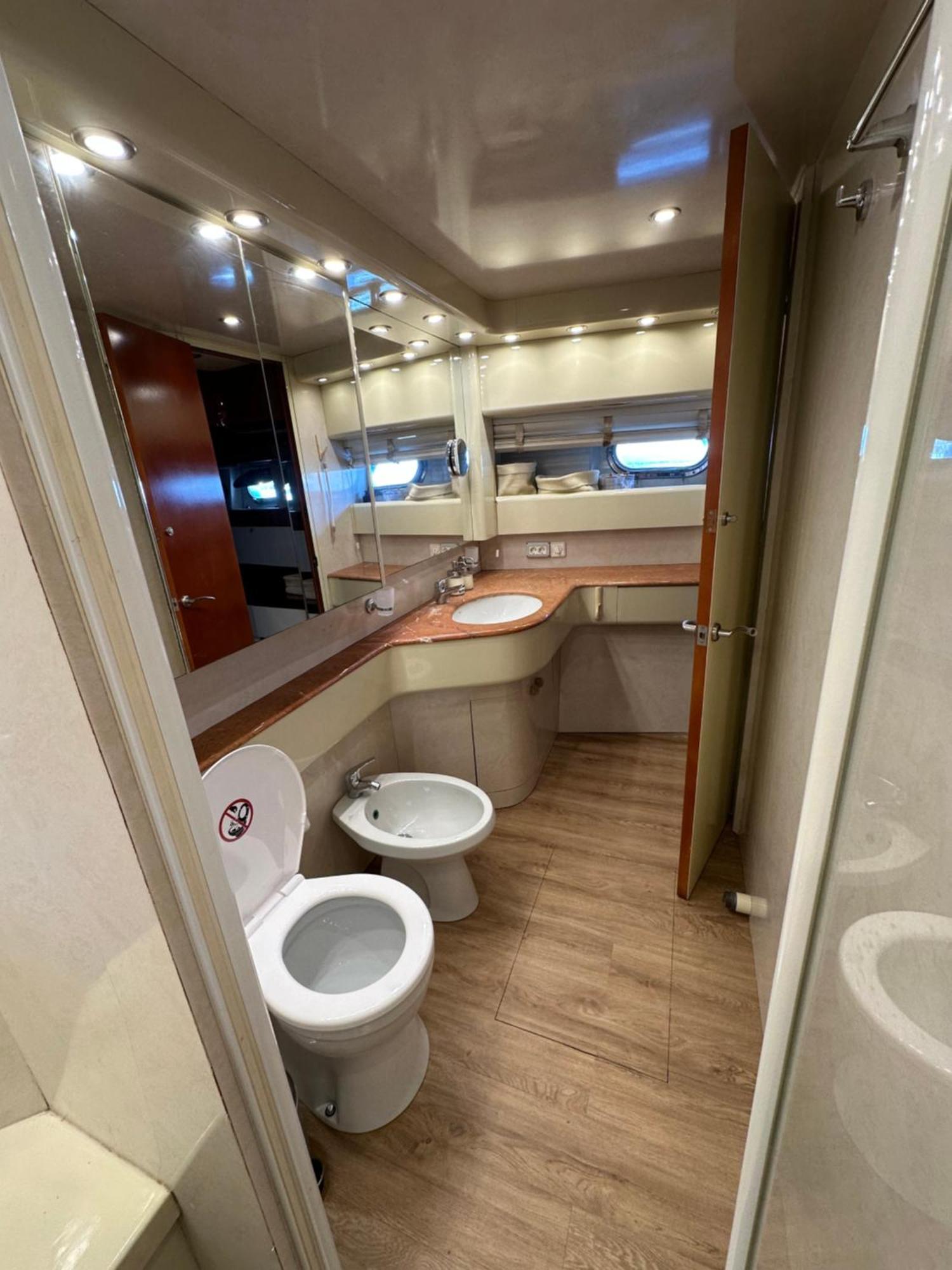 Готель Yacht 20Metros Сан-Адріа-де-Бесос Екстер'єр фото